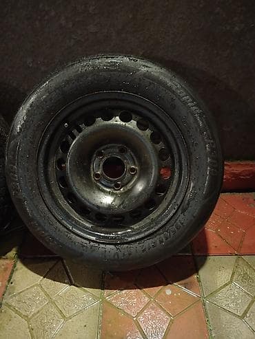 vaz 2106 stoplari: 4 dene diski 16liq idealdi 3 dene teze teker + zapazka 15lik ustunde — 2