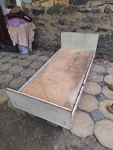 yataq baryeri: İşlənmiş, Təknəfərlik çarpayı, Bazasız, Matrassız, Siyirməsiz, Azərbaycan — 3