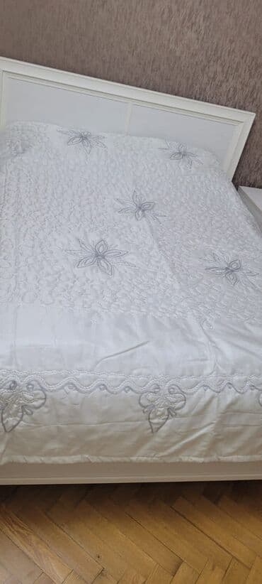 örtükler: Yataq üçün Yeni rəng - Ağ Yataq örtüyü, Ünvandan götürmə — 1