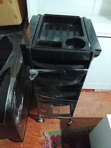 ağ stul: Gözəllik/berber salonu üçün avadanlıq dəsti Tərkib: - — 4