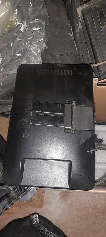 maqintafon kalonka: Maqnitol, AUX — 10