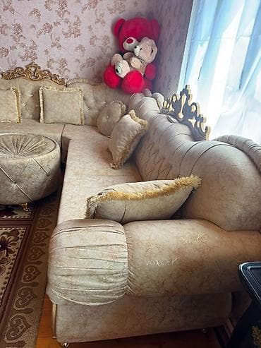 mini masa: Kunc Divan + Masa Desti birlikde *1600 azn* satilir‼️8 ededdir stullar — 3