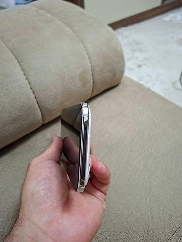 iphone 5 's: IPhone Air, 256 GB, White Titanium, Zəmanət, Simsiz şarj, Face ID — 8