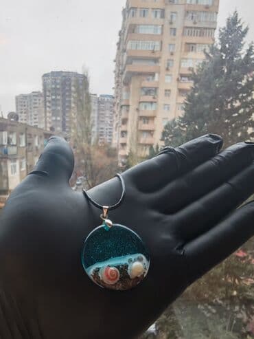 uzun qizil sirqalar: Epoksi qatqı ilə hazırlanmış əl işi kulonlar - Çiçək kolleksiyası — 3