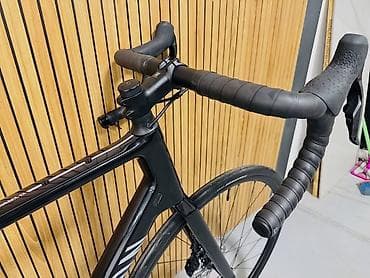 2 teker velosiped: Canyon yol velosipedi – qara rəng, aero xəttli alüminium/karkas — 8