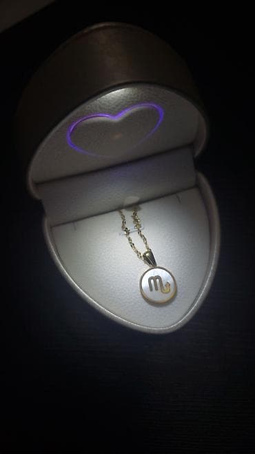 Dəstə daxildir: Boyunbağı, Sarı qızıl