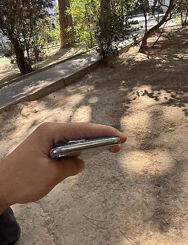 iphone x qiymeti 2 ci el: IPhone X, 256 GB, Gümüşü, Face ID — 7