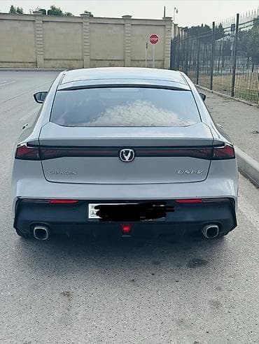 canqa: Changan Uni-V: 1.5 l | 2023 il 79000 km Sedan — 3