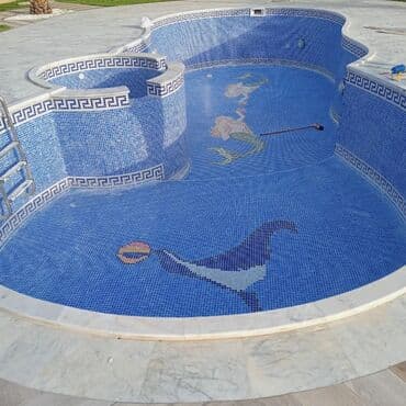 işlənmiş qaplar: Xüsusi hovuz üçün mozaika üzləmə və bitirmə xidməti Təsvir: - Beton — 14