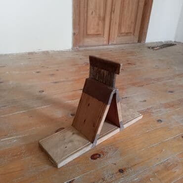 toyuq yolma aparatı: Taxta yun darağı – əl istehsalı kənd təsərrüfatı aləti — 1