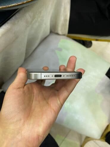 ipad pro: IPhone 15 Pro, 128 GB, Natural Titanium — 4