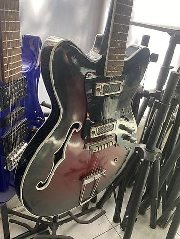 Fleytalar: Yarı-akustik elektrik gitara - Korpusu: hollow-body, f delikli dizayn — 2