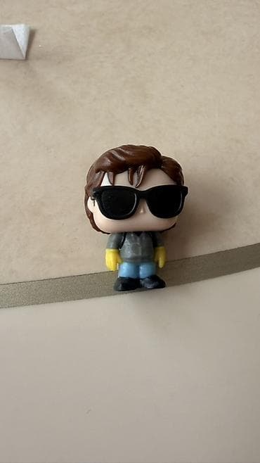 Kitablar və jurnallar: Funko minifiqur – Netflix lisenziyalı kolleksiya oyuncağı - Brend — 1