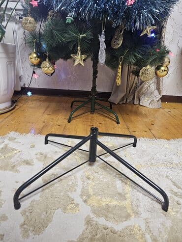 Metall Yeni il ağacı dayağı - Material: möhkəm polad konstruksiya