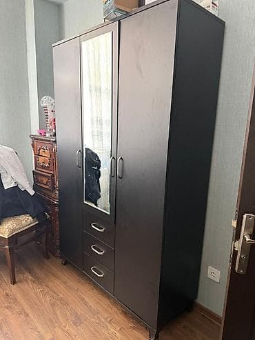 İşlənmiş, 3 qapılı, Güzgülü, Qəhvəyi, Açılan, Düz dolab