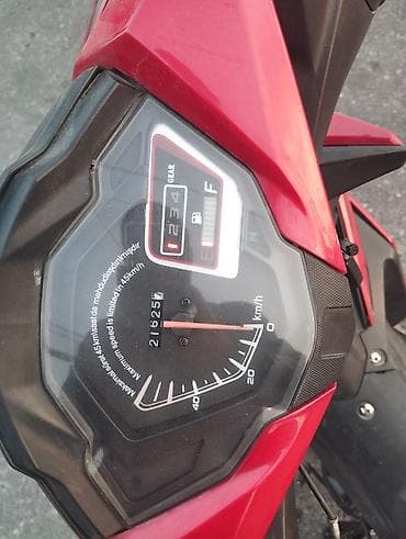 disk: Yongfu skuter/moped - Kuzov rəngi: qırmızı-qara - Nömrə lövhəsi: “00 — 5