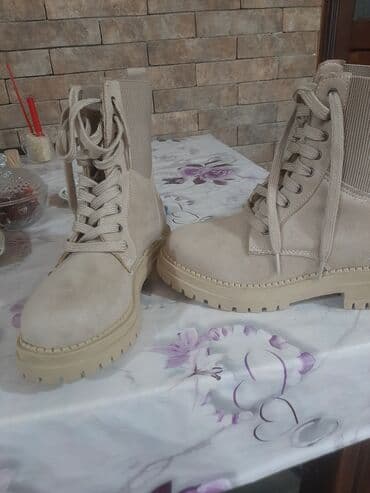 sapaskiler: Çəkmə, Ölçü: 37, rəng - Bej, Yeni — 1