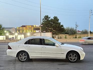 mercedes cl220: Mercedes-Benz C-Class sedan - Gövdə: 4 qapılı sedan, ağ rəng - Kuzov — 2
