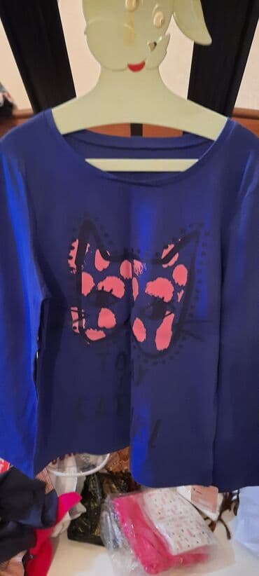 3 duymə koynək: Müxtəlif razmerli köynəklər.Hər biri təzədi.Biri 10 manat.deaktiv — 3