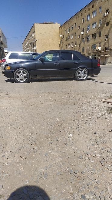 mercedes ayaqaltı: Mercedes-Benz C-Class: 1.8 l | 1995 il Sedan — 2