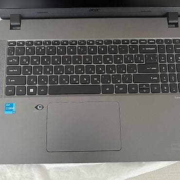 Monitorlar: Acer TravelMate P2 noutbuku Xüsusiyyətlər: - Ekran: 15.6" — 3