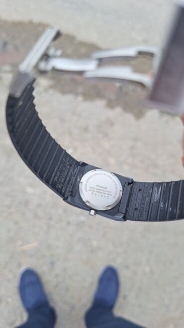 ağ qızıl uzuklər: İşlənmiş, Qol saatı, rəng - Qara — 1