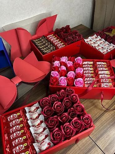 Hədiyyə qutusu, rəng - Qırmızı