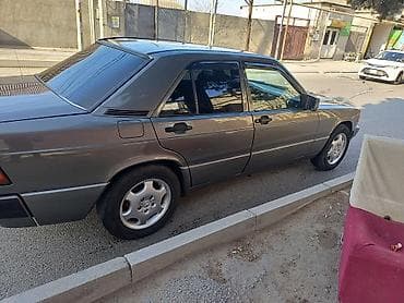 bmw az: Mercedes-Benz 190 (W201) sedan - Korpus: 4 qapılı sedan, tünd boz — 4