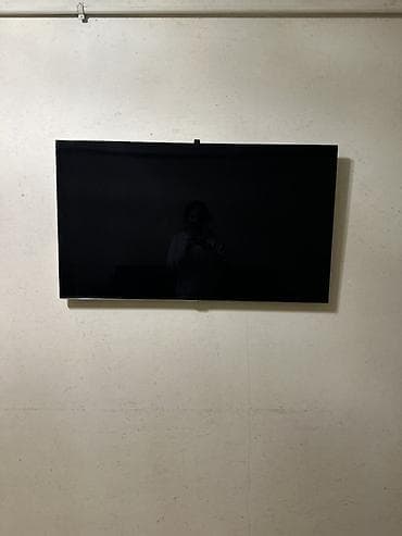 Samsung UE46F8000SL model televizor. Usaqlar xarab edib, ekrana udar