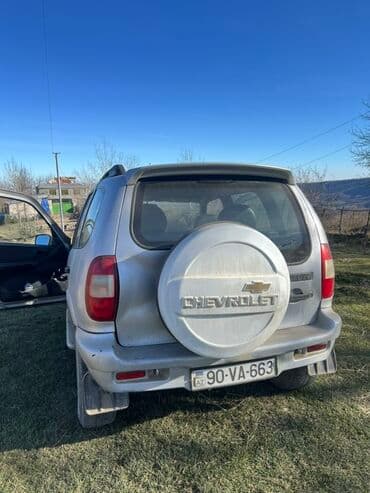 t 25 traktor satisi: Chevrolet Niva: 1.7 l | 2004 il 159000 km Ofrouder/SUV — 5