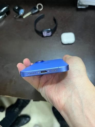 apple watch 1: IPhone 16, 128 GB, Mavi, Face ID — 3