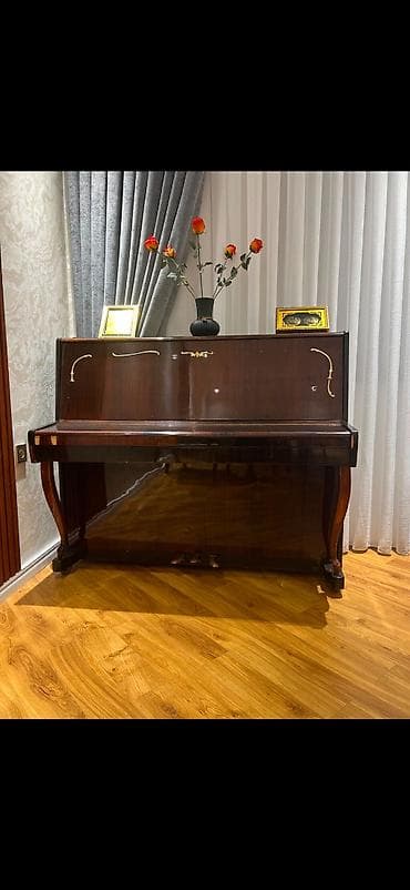 klasik gitara: Kavkaz markalı klassik pianino satılır. 🎹 Səliqəli vəziyyətdədir, evdə — 5