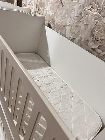 qapi plasmas: Oğlan və qız üçün, Dördbucaq, Beşik, Matras ilə, Yellənmə mexanizmsiz — 2