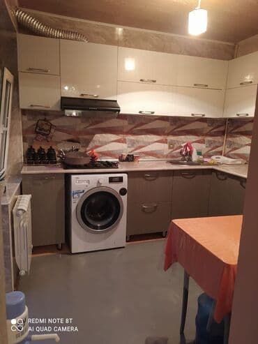 keşlə ev: 6 otaqlı, 1800 kv. m, Orta təmir — 2