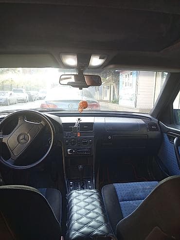 mercedes 320: Mercedes-Benz sedan - Kuzov: qara rəng, sedan gövdə - Salon — 3