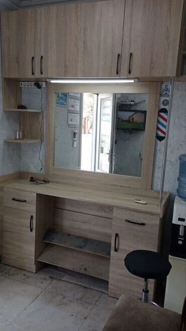 Makiyaj üçün masa