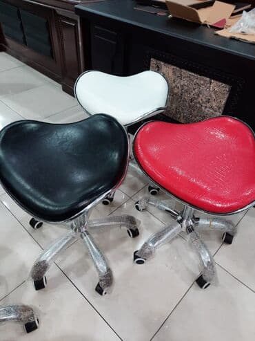 açılıb yığılan oturacaqlar (kreslolar): Oturacaq kreslo təkərli pufik şəkildə gördüyünüz modellərdən hansı var — 5