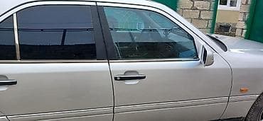 Motonəqliyyat: Mercedes-Benz C-Class sedan – C220 (W202) - Kuzov: 4 qapılı sedan — 4