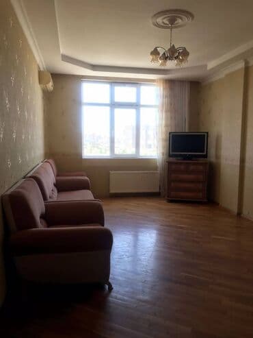 7 ci mikrorayon yeni tikili: Yasamalda Yasamal parkına yaxın 17 mertebeli binanın 12-cü — 7