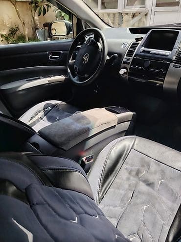 pirus satisi: Toyota Prius (2-ci nəsil) hibrid sedan Surməyə və qalmaq şərti ilə — 4