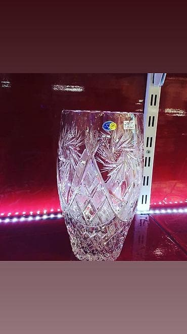 lustur ucuz: Bir vaza, Xrustal — 6