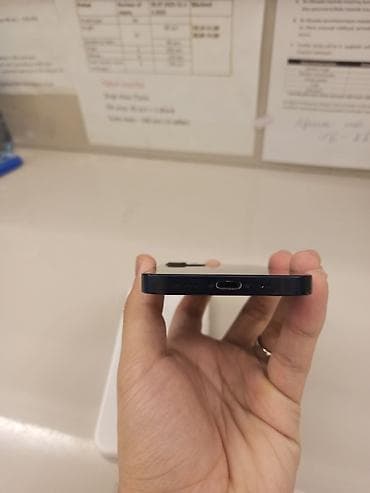 ipona: IPhone 12, 64 GB, Qara, Face ID — 3
