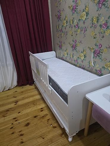 Uşaq çarpayısı – ağ rəngdə, taxta konstruksiya - Yan tərəfdə çıxarıla — 2
