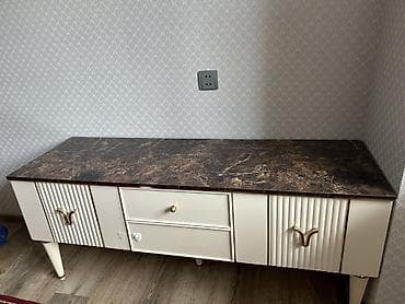 turk metbex mebelleri: Düz TV altlığı, Polkalı, Türkiyə — 6