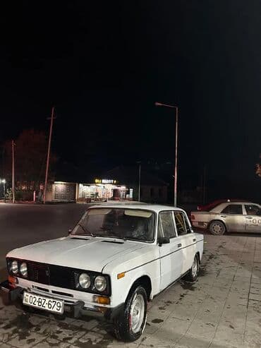 VAZ 2106 sedan – klassik arxaötürücülü model. Ağ rəngli kuzov, 4 qapı