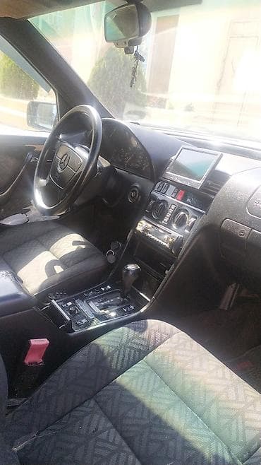 mercedes ayaqaltı: Mercedes-Benz C-Class: 1.8 l | 1995 il Sedan — 5