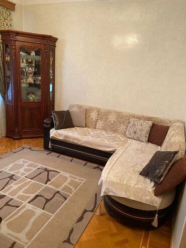 qobuda kirayə evlər: Badamdarda 2mertebeli binanın 2-cu mərtəbəsində yerləşən ümumi sahəsi — 11