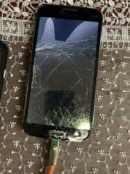 Telefon ekranları: Hamısı birlikdə 25 azn samsung işlək olmalıdı. Ciddi adamlar — 4