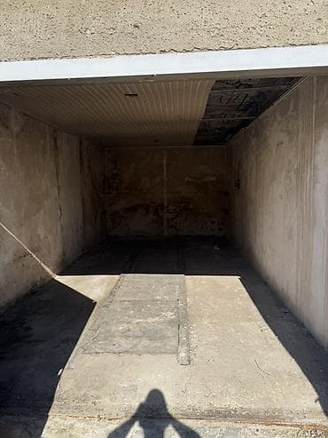 qarajlar: 23 kv. m, 3 * 6 * 3 Metal Kommunal xətlər qoşulmayıb — 1
