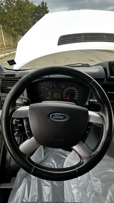 kia ceed 2010: Ford Transit: 2.4 l | 2010 il 188000 km Van body type — 11